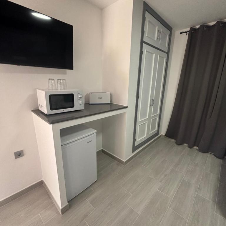 Hostal Los Mellizos - Chambre Triple - Vue sur la Piscine - 6