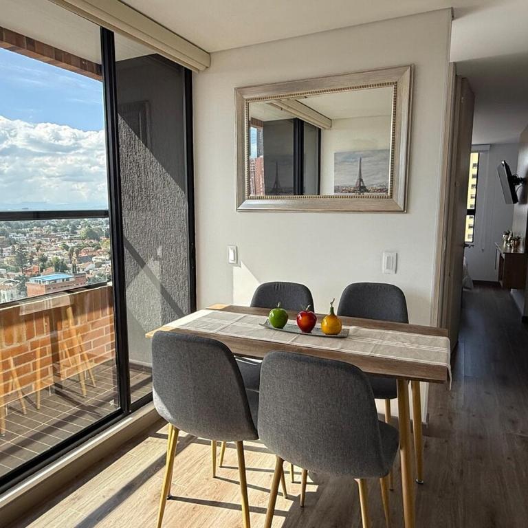 Apartamento moderno cerca a Monserrate - Two-Bedroom Apartment with City View - 27