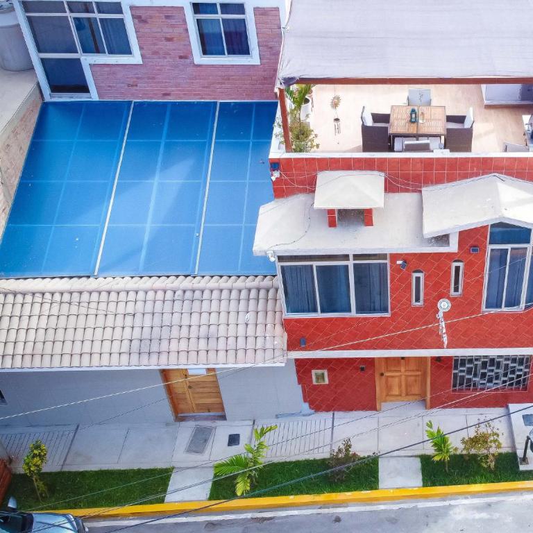 Modern House with Terrace! Near the Beaches - Three-Bedroom House - 1
