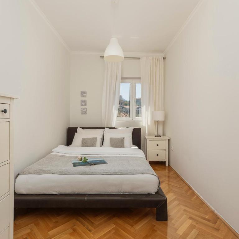 Azure Horizon Retreat - Double Room with Balcony and Sea View - 17