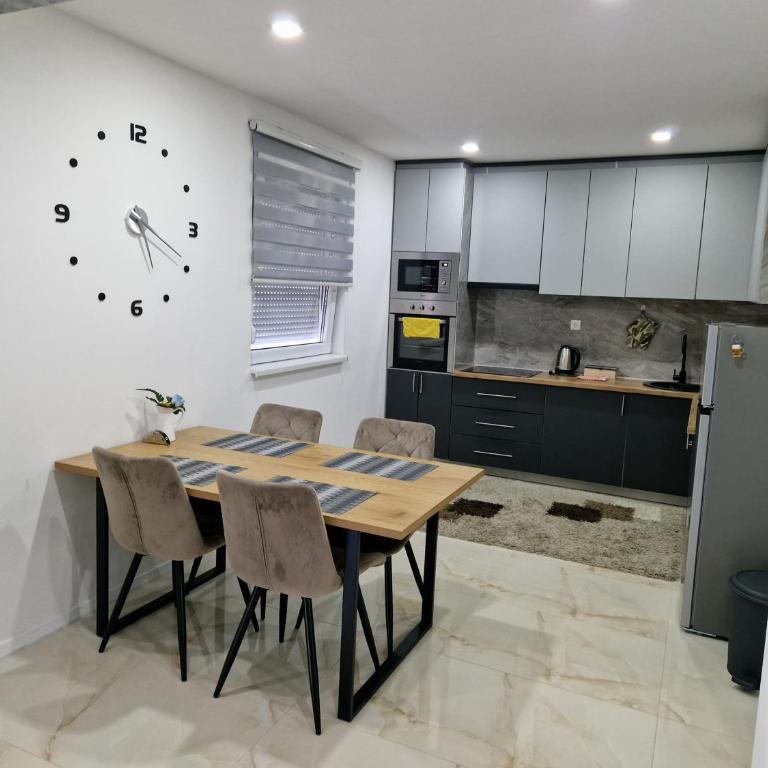 Apartman Pranić Mostar - Two-Bedroom Apartment with Terrace - 49