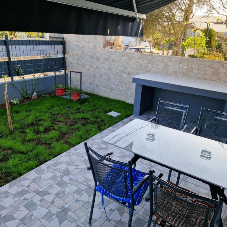 Apartman Pranić Mostar - Two-Bedroom Apartment with Terrace - 60