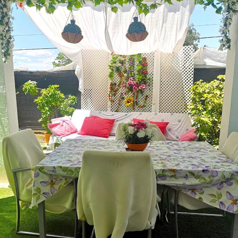 Evans Realty BE Chalet Jacuzzi & Parking & Jardin - Two-Bedroom House - 3
