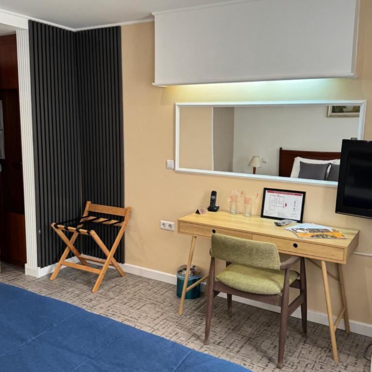Hotel Astra - Superior Dvokrevetna Soba sa Bračnim Krevetom - 4