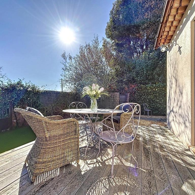 Villa "L'émeraude - Maison d'Hôtes - Jardin et parking privés - Valbonne - Maison 1 Chambre - 2