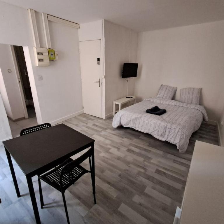 budgetbnb Larmodieu 1 - One-Bedroom Apartment - 1