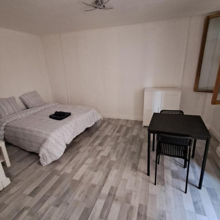 budgetbnb Larmodieu 1 - One-Bedroom Apartment - 4