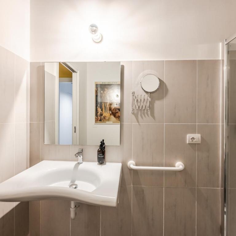 Infinity Suite Verona free parking - Two-Bedroom Apartment - 25
