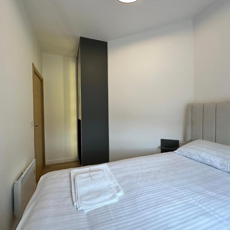 Square Luxe Residences - Two-Bedroom Apartment - 15