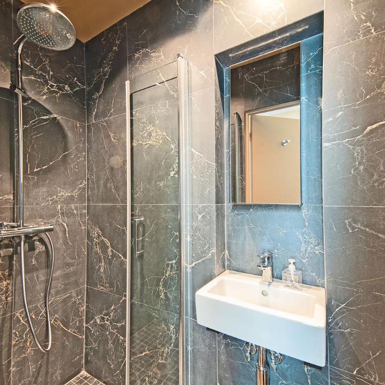 Pavillon Marais - Chambre Double avec Salle de Bains Privative - 1