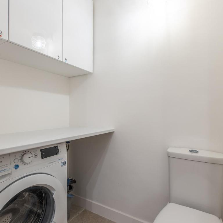 LB Vacation Rentals I A Quiet Place with Garden in the Heart of Cannes - Appartement 3 Chambres - 30