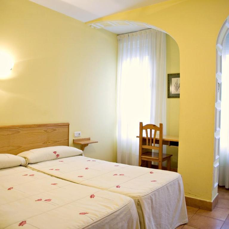 Hostal Orejas - Habitación Doble - 2 camas - 4