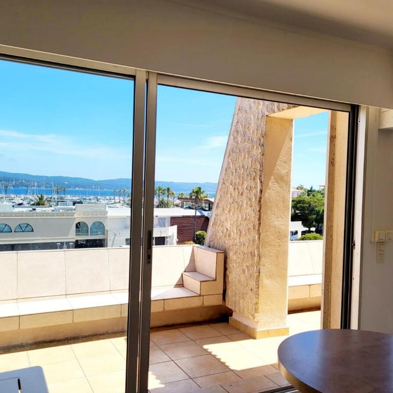 Superbe Appartement T3 vue mer en centre ville à 5 minutes à pied de la plage - Two-Bedroom Apartment - 3