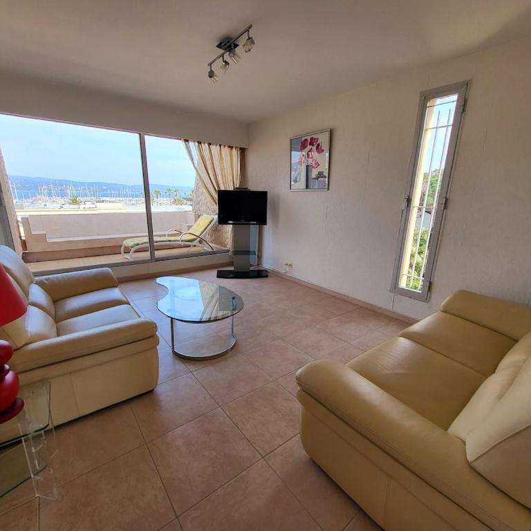 Superbe Appartement T3 vue mer en centre ville à 5 minutes à pied de la plage - Two-Bedroom Apartment - 6