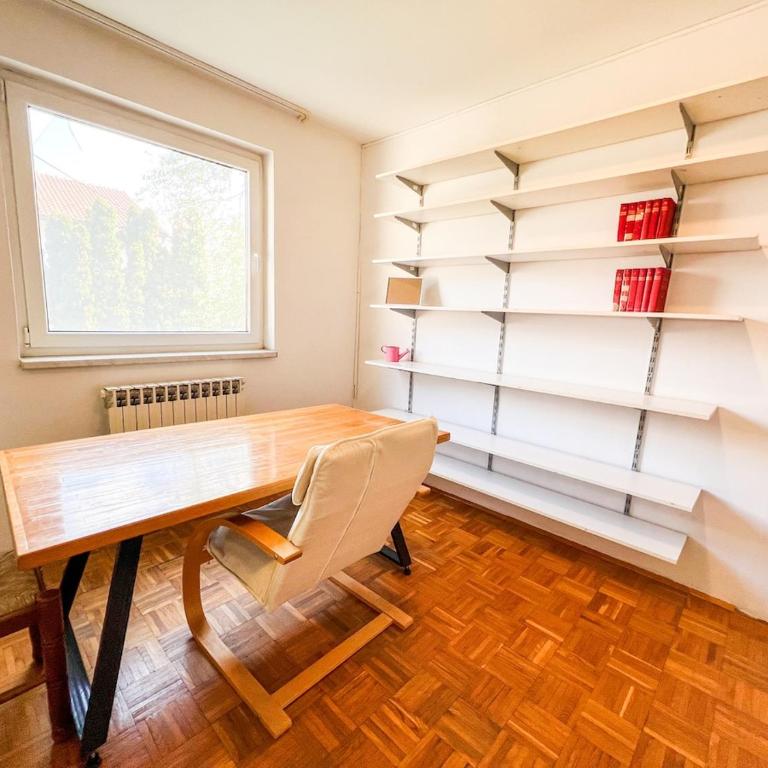 Wood & Light Loft Sarajevo - Private parking - Three-Bedroom Apartment with Balcony - 7