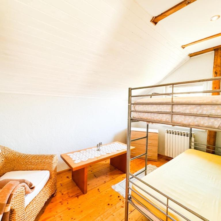 Wood & Light Loft Sarajevo - Private parking - Apartman sa 3 Spavaće Sobe i Balkonom - 11