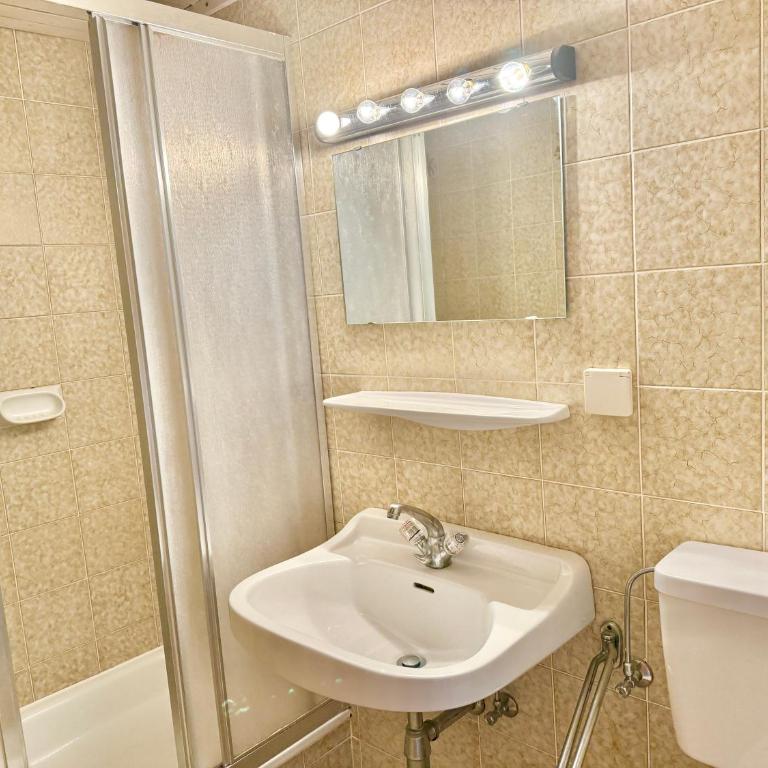 Apartmenthotel Karawankenblick - Free Parking - Apartment mit Seeblick - 5