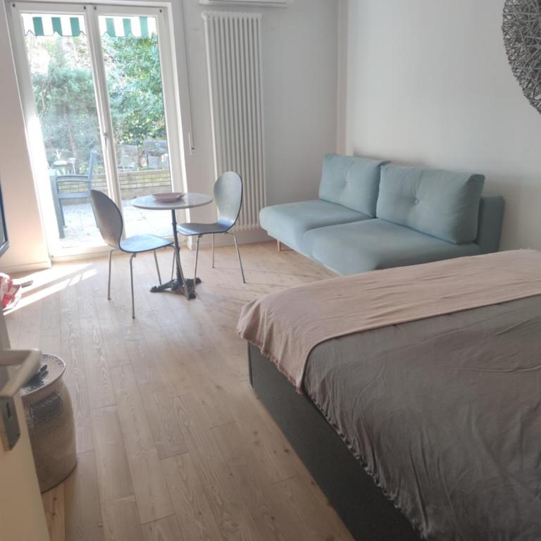 Lovely Apartment with pool and garden - Estudio con terraza - 6