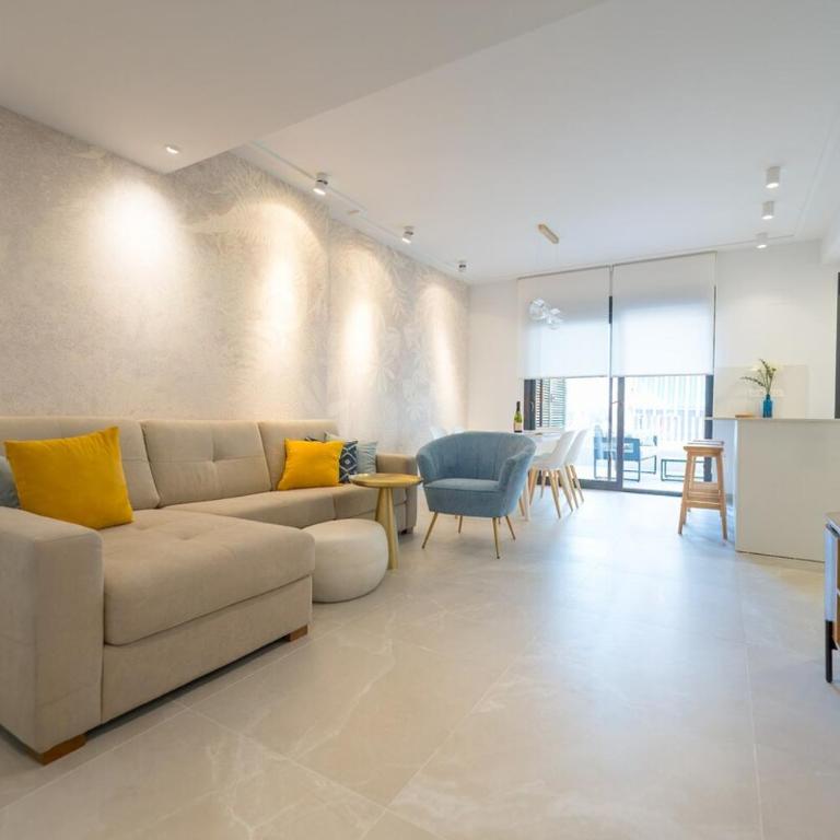 YourSpain Apartment S221B - Three-Bedroom Apartment with Balcony - 3