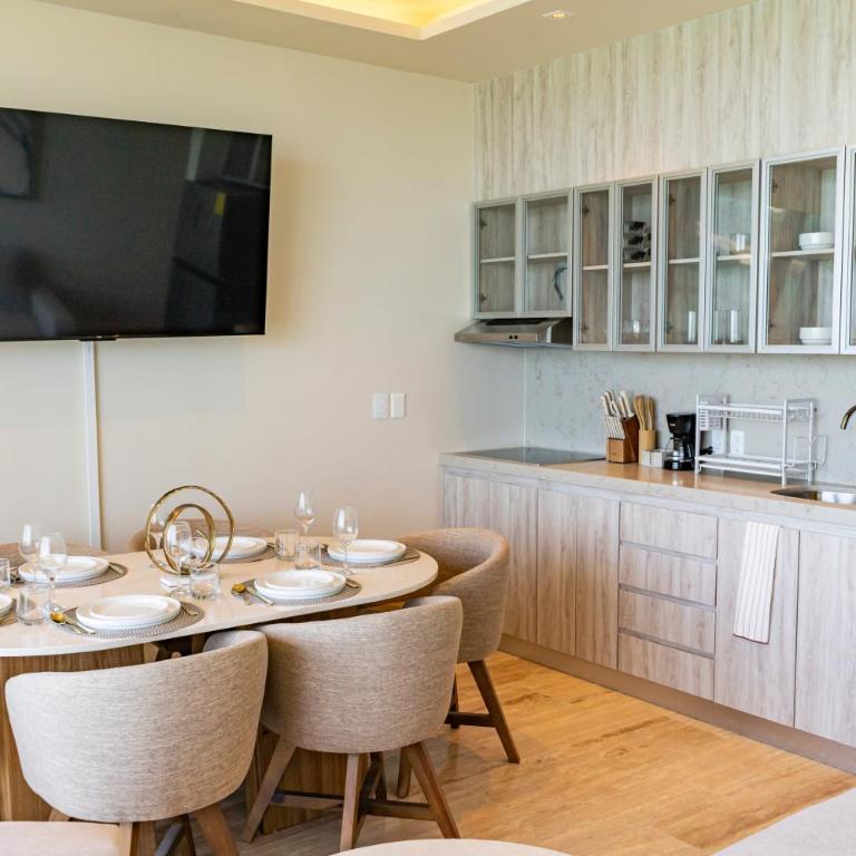 Distrito Morelos by Andiani Travel - Two-Bedroom Deluxe Apartment with Ocean View - 12