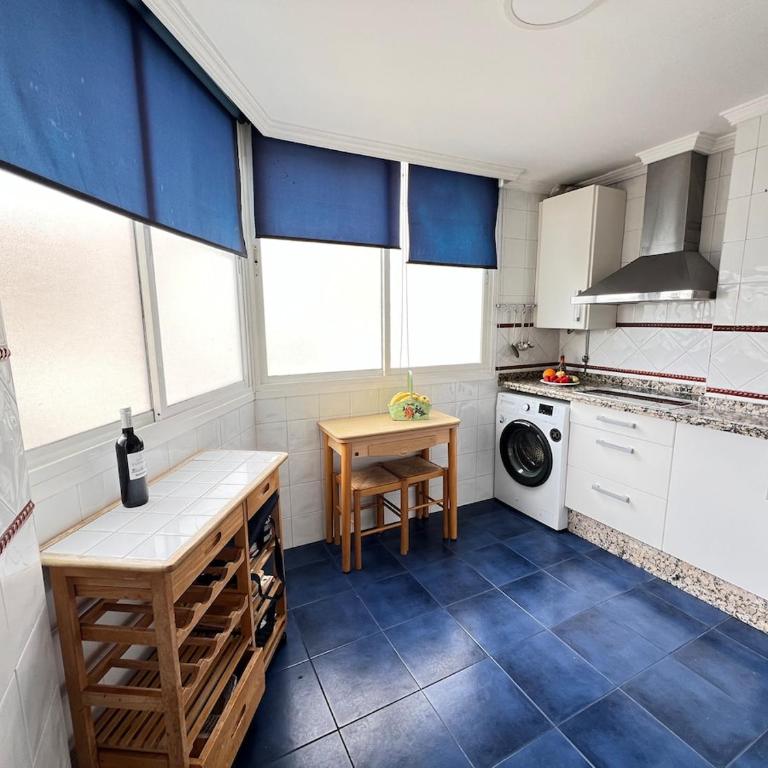 Bajondillo Sun - Apartamento de 2 dormitorios con terraza y vistas al mar - 15