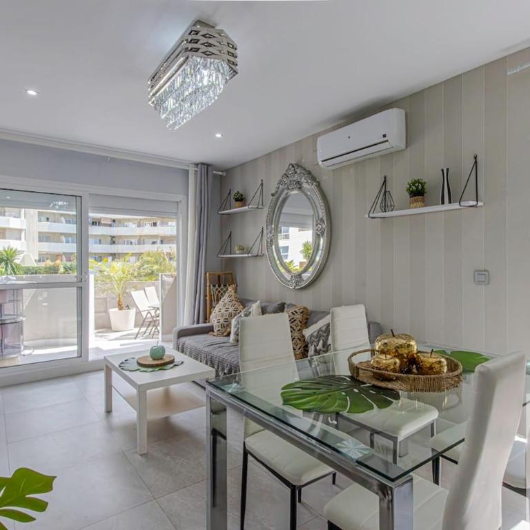 Benalbeach beautiful 2 BDR Apt with sea views - Apartamento de 2 dormitorios - 27