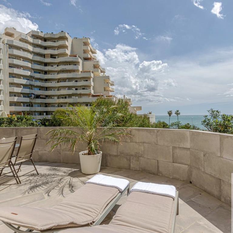 Benalbeach beautiful 2 BDR Apt with sea views - Apartamento de 2 dormitorios - 3