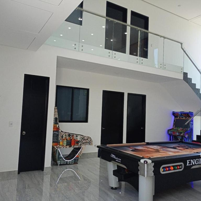 Espectacular Quinta PRIVADA con BBQ y Jacuzi a 10 Minutos de Melgar con 11 Habitaciones con Baño privado y Todas con Aire Acondicionado Con Capacidad para 30 personas - Casa - 20