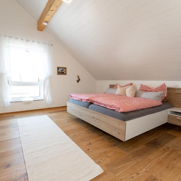Ferienwohnung Anemone - 4 Zimmer mit Bergblick & Alpenflair - Apartment mit 3 Schlafzimmern und Balkon - 11