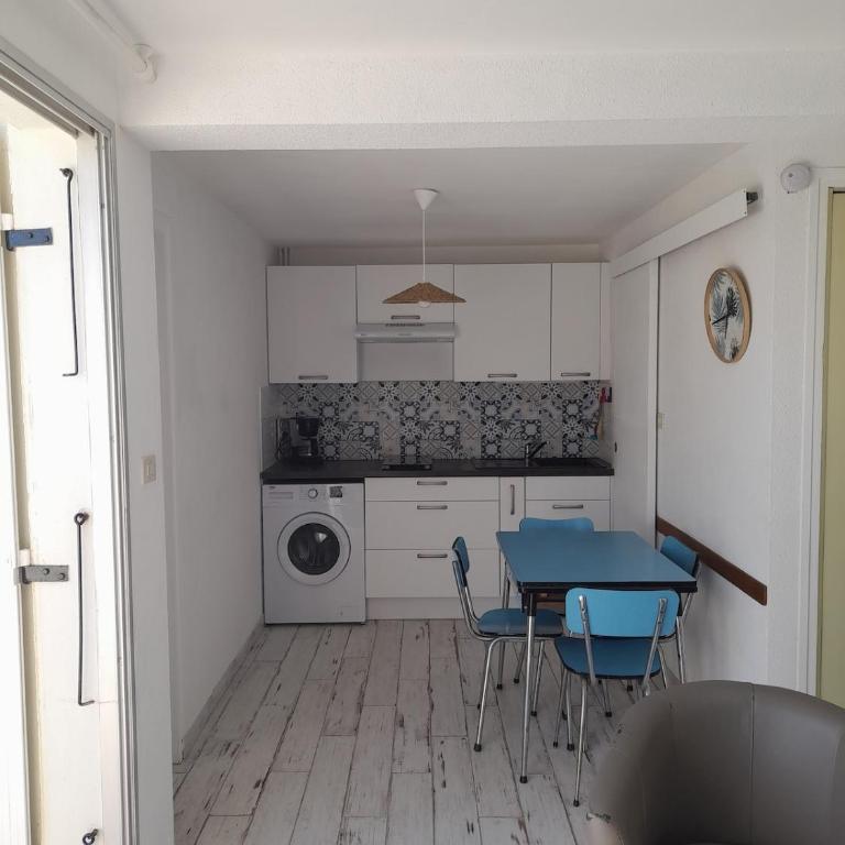 Appartement cosy et lumineux à 50 m de la plage - One-Bedroom Apartment - 5