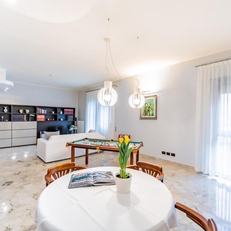 CasaPlat - City Center - Two-Bedroom Apartment - 9