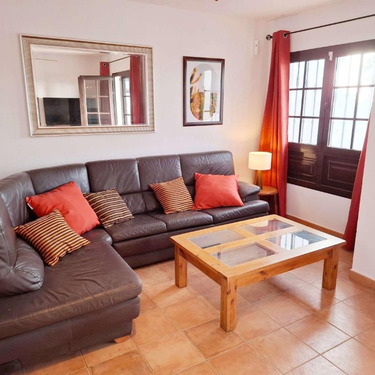 Villas with private pools - Just 7 min walk from beach, bars & dining - Villa con piscina privada - 15