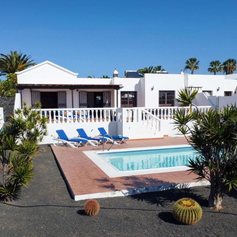Villas with private pools - Just 7 min walk from beach, bars & dining - Villa con piscina privada - 1