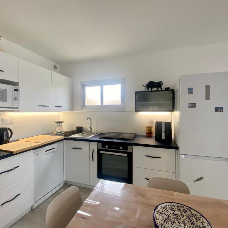 LE BOUCANET - APPARTEMENT CLIMATISÉ ENTIEREMENT RÉNOVÉ POUR 4 PERSONNES AVEC PARKING PRIVATIF - Apartment - 2