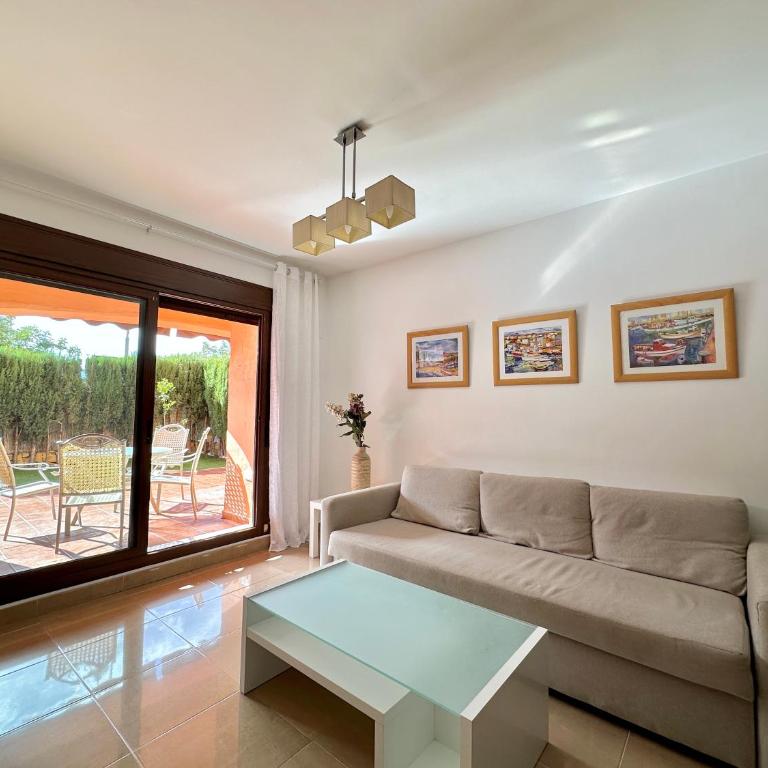 Beautiful 2-Bedroom Frontline Beach Apartment - Apartamento de 2 dormitorios - 10