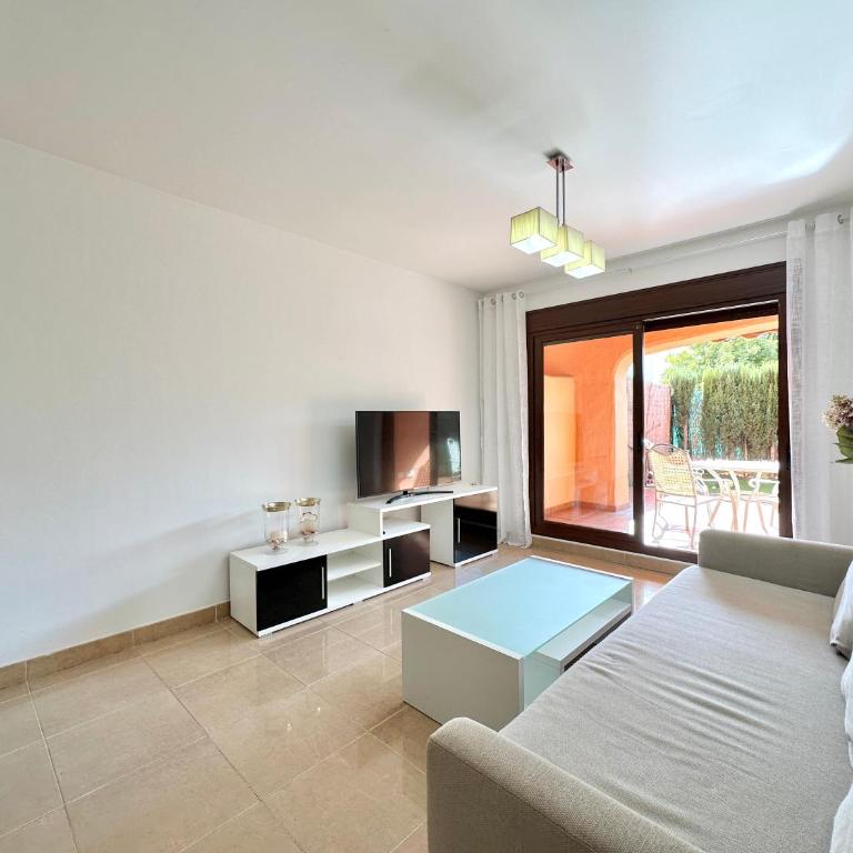 Beautiful 2-Bedroom Frontline Beach Apartment - Apartamento de 2 dormitorios - 12