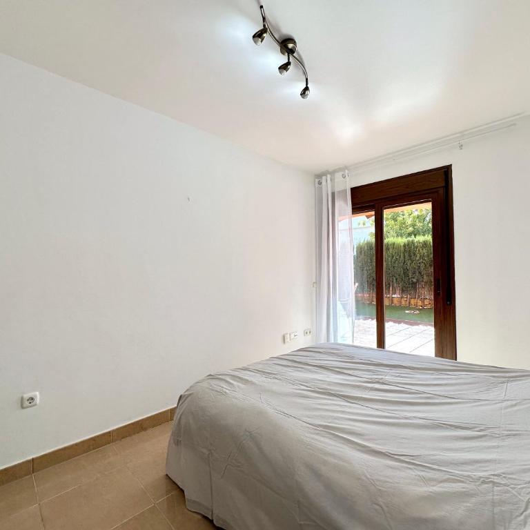 Beautiful 2-Bedroom Frontline Beach Apartment - Apartamento de 2 dormitorios - 14