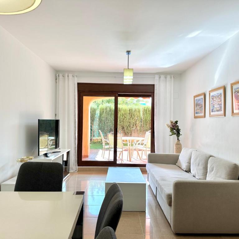 Beautiful 2-Bedroom Frontline Beach Apartment - Apartamento de 2 dormitorios - 4