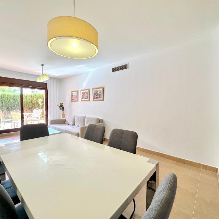 Beautiful 2-Bedroom Frontline Beach Apartment - Apartamento de 2 dormitorios - 5