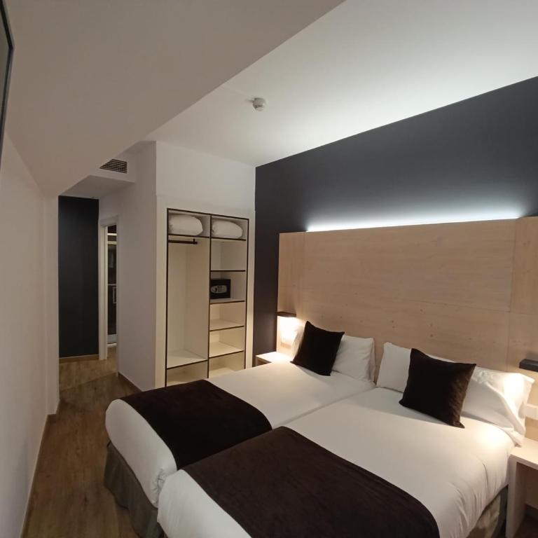 Hotel Travessera - Double Room - 8
