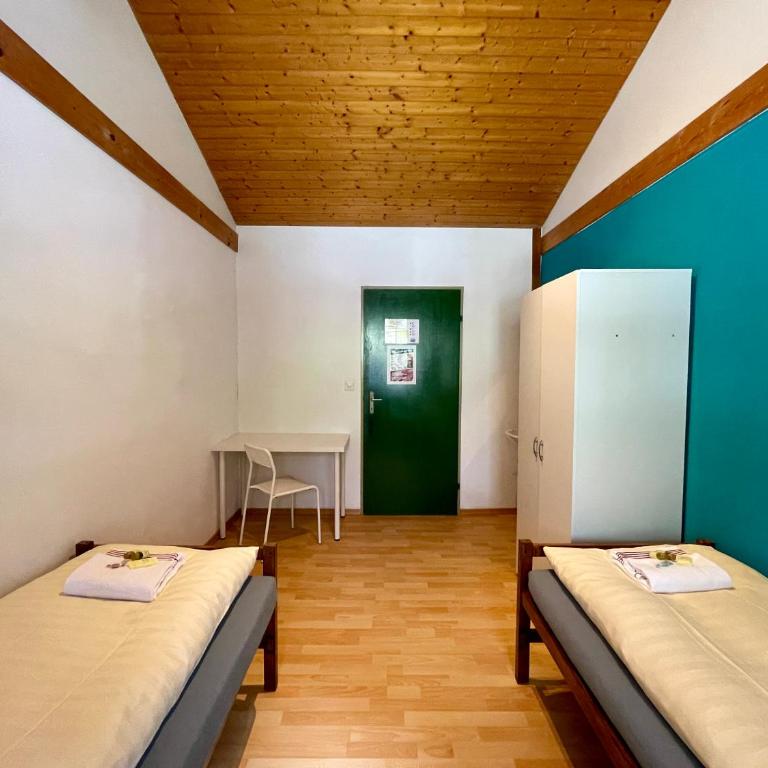 Alpine Base Hostel - Adults only - Zweibettzimmer mit Blick - 4