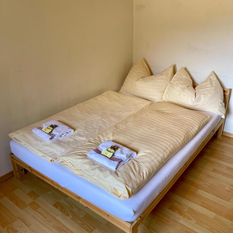 Alpine Base Hostel - Adults only - Doppelzimmer mit eigenem Bad - 12