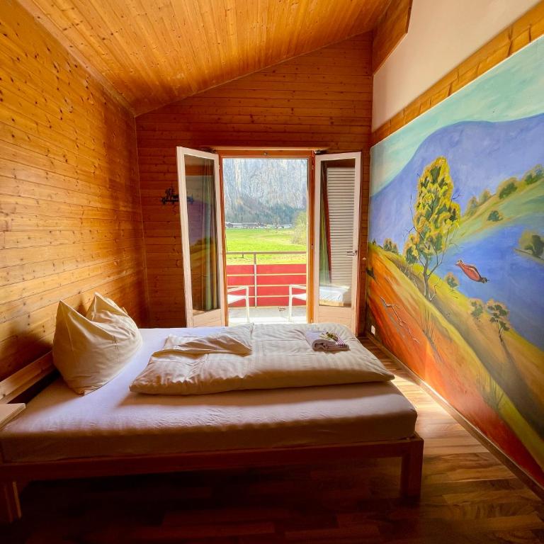 Alpine Base Hostel - Adults only - Zweibettzimmer mit Balkon - 5