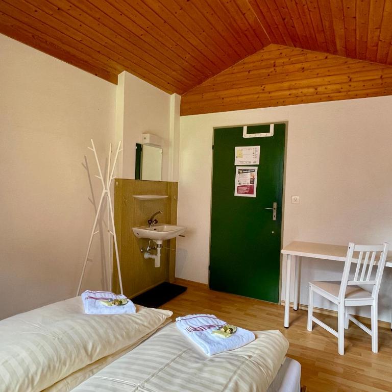 Alpine Base Hostel - Adults only - Doppelzimmer - 3