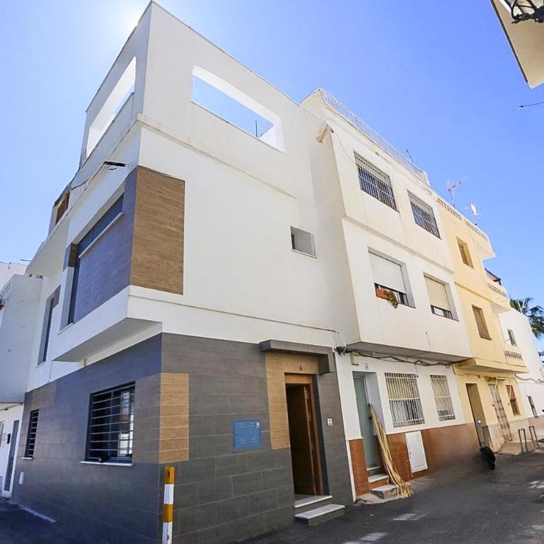 House Beach Park - Three-Bedroom Apartment - 3