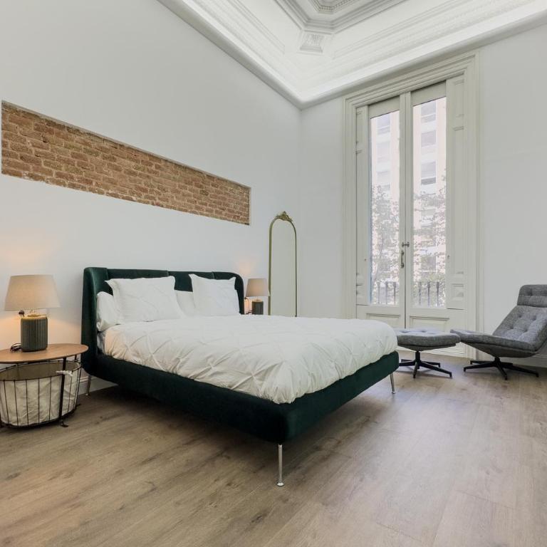 Precioso apartamento en Rambla Cataluña 35 - Three-Bedroom Apartment - 5