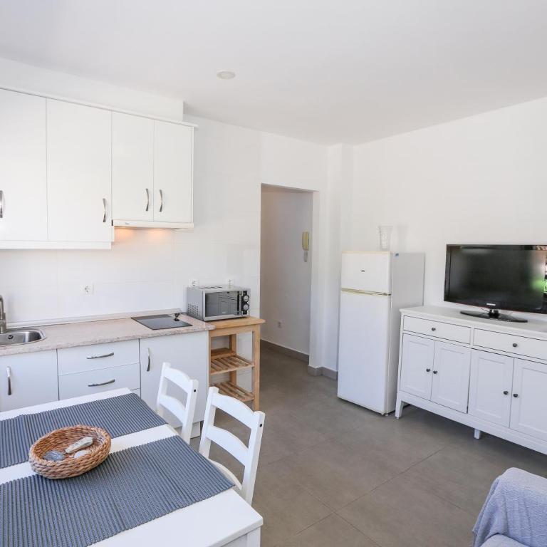 House Beach Park - Three-Bedroom Apartment - 4