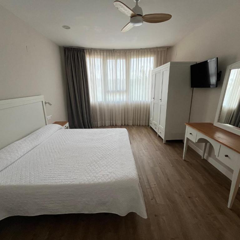 Aparthotel Bahia Pinosol - Habitación Doble Superior - 11