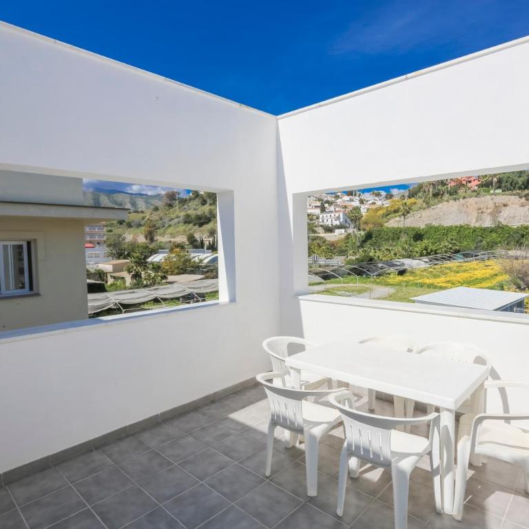 House Beach Park - Three-Bedroom Apartment - 6
