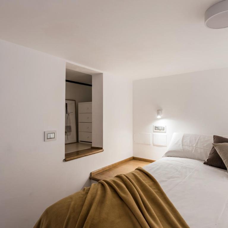 The Best Rent - One-bedroom flat in Tritone area - One-bedroom apartment with a mezzanine with a double bed - 16